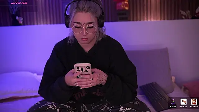 Snapshot of GabyRose9 chatting on 5, 2, 2026 GabyRose9 online show from 5, 2, 2026