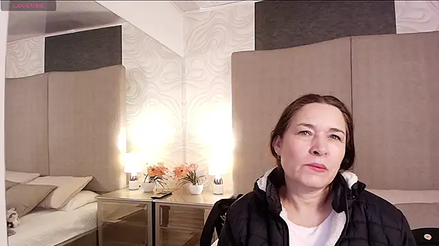 Snapshot of helen_larkin chatting on 4, 8, 2026 helen larkin online show from 4, 8, 2026