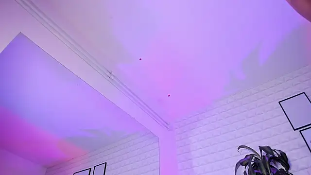 Elizabetth Benz online show from 24, 4, 2026