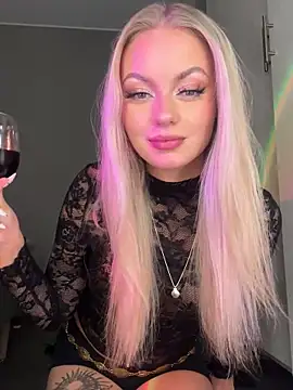 Snapshot of linafuntime chatting on 26, 11, 2025 linafuntime online show from 26, 11, 2025