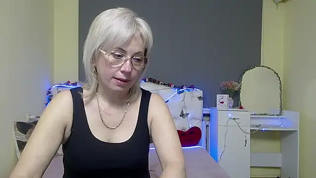 Snapshot of LaurenWishy chatting on 28, 4, 2026 LaurenWishy online show from 28, 4, 2026