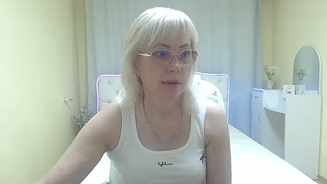 Snapshot of LaurenWishy chatting on 23, 5, 2026 LaurenWishy online show from 23, 5, 2026