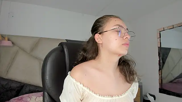 MarieTaylor  online show from 14, 12, 2025