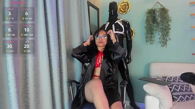 nina belle  online show from 26, 11, 2025