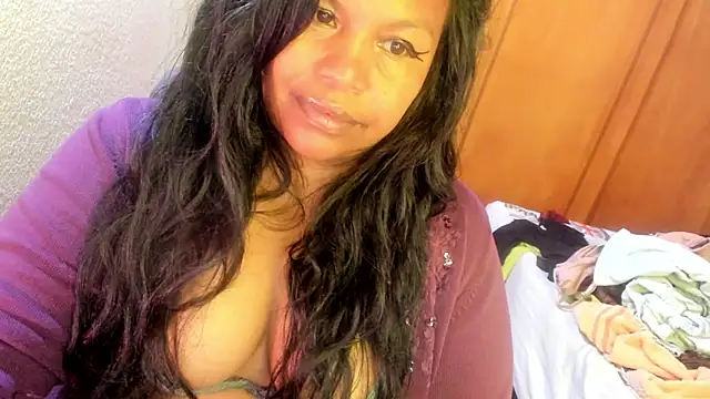 ebonycamelia online show from 21, 4, 2026