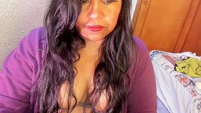 ebonycamelia online show from 30, 4, 2026