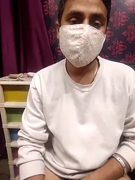 Cute Lucky online show from 3, 12, 2025