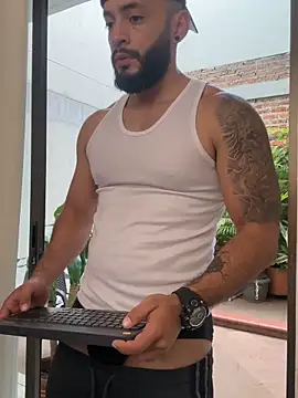 Mike savage3 online show from 25, 4, 2026