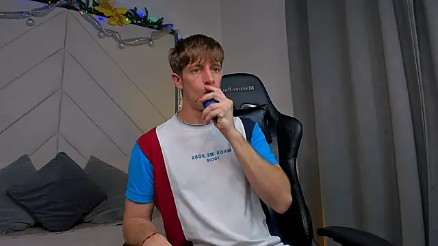 Snapshot of Ostin_Saints chatting on 18, 12, 2025 Ostin Saints online show from 18, 12, 2025