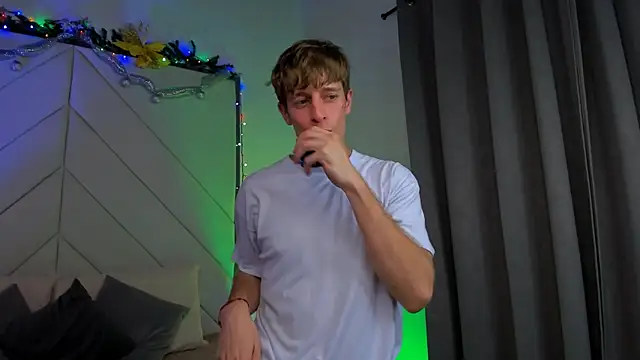 Snapshot of Ostin_Saints chatting on 20, 12, 2025 Ostin Saints online show from 20, 12, 2025