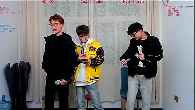 Snapshot of Delicious-boys-001 chatting on 25, 11, 2025 Delicious-boys-001 online show from 25, 11, 2025