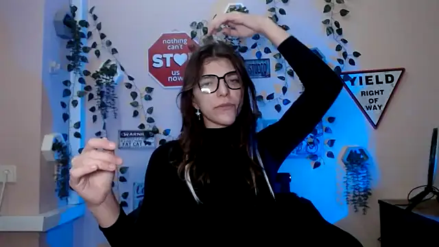 Sweeet Emilyy online show from 2, 12, 2025