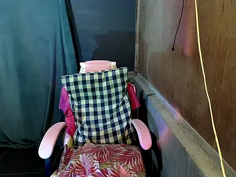 saucy elj online show from 24, 4, 2026