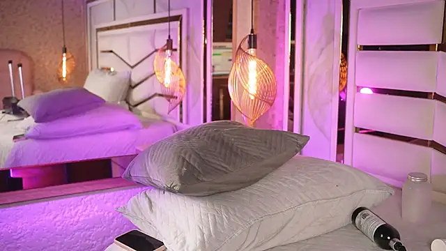 luciana agudelo online show from 23, 4, 2026