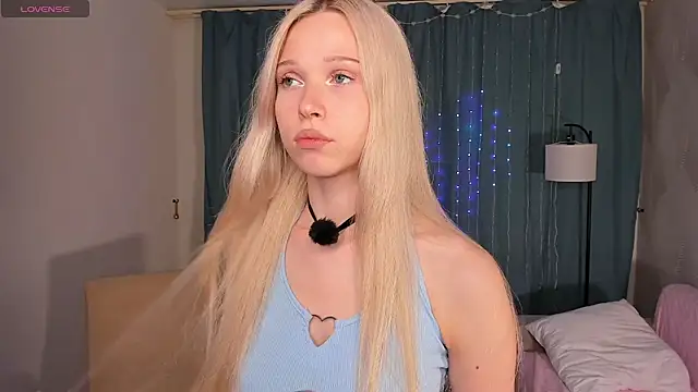 Snapshot of CherrylHolme chatting on 9, 7, 2026 CherrylHolme online show from 9, 7, 2026