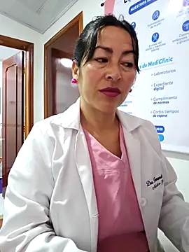 JustSamantha  online show from 17, 4, 2026