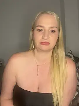 BootyQueenApril online show from 10, 4, 2026