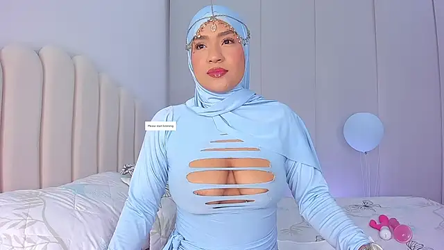 Amira-Zahra online show from 25, 4, 2026