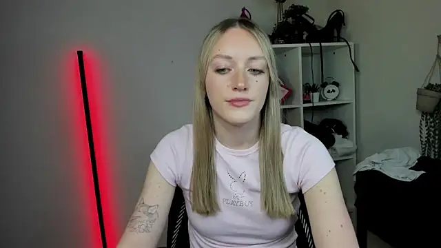 EvelynBlond online show from 13, 4, 2026