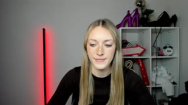 EvelynBlond online show from 27, 4, 2026