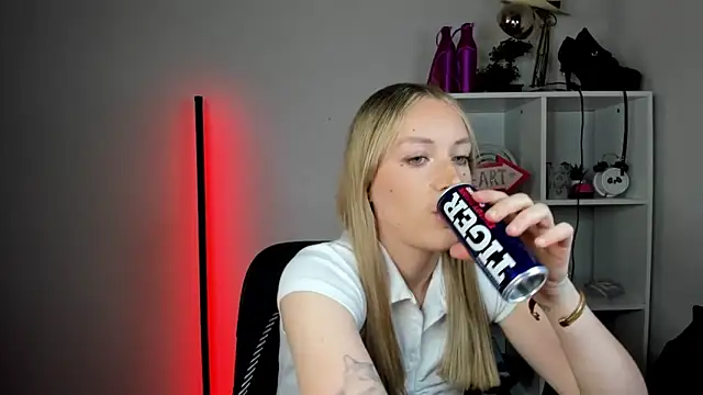 EvelynBlond online show from 28, 5, 2026