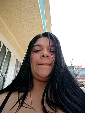 Snapshot of Layla-daring chatting on 13, 1, 2026 Layla-daring online show from 13, 1, 2026