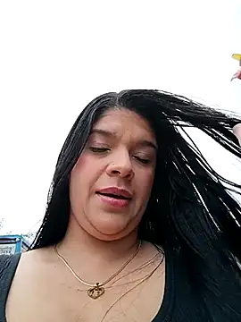 Snapshot of Layla-daring chatting on 3, 2, 2026 Layla-daring online show from 3, 2, 2026