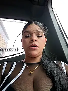 Snapshot of Layla-daring chatting on 5, 3, 2026 Layla-daring online show from 5, 3, 2026