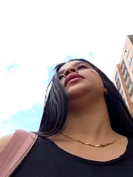 Layla-daring online show from 27, 6, 2026