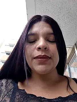 Layla-daring online show from 10, 7, 2026