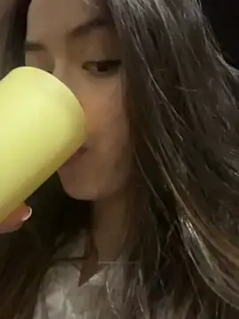 Little  Danni1 online show from 22, 4, 2026