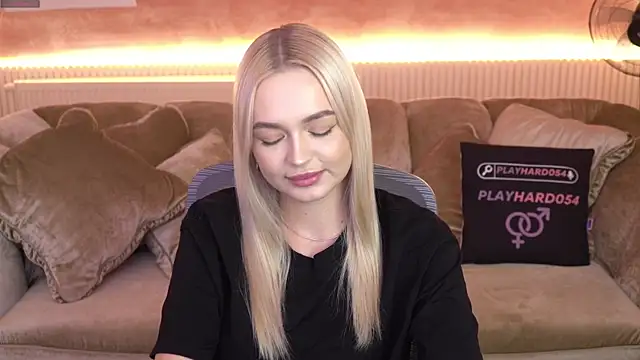 Ulianna Meow online show from 25, 11, 2025