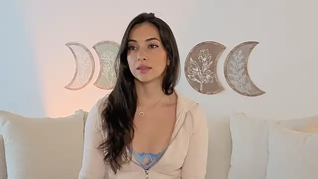 IsabellaSandoval online show from 27, 4, 2026