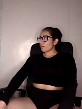 kira-stormm online show from 11, 6, 2026
