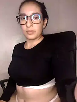 kira-stormm online show from 11, 6, 2026