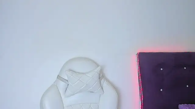 veronicaa squirt online show from 24, 4, 2026