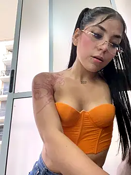 Snapshot of Maddy_evill chatting on 21, 11, 2025 Maddy evill online show from 21, 11, 2025