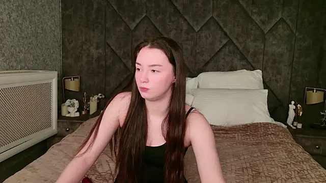 Amber Bond online show from 6, 2, 2026