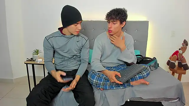 Snapshot of eren_jeager chatting on 27, 11, 2025 eren jeager online show from 27, 11, 2025