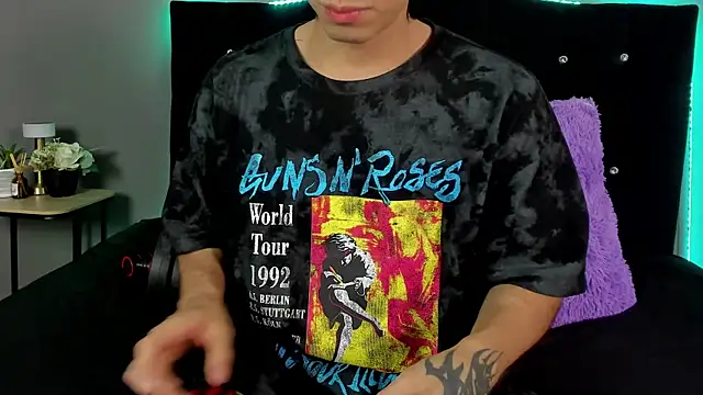 eren jeager online show from 24, 4, 2026