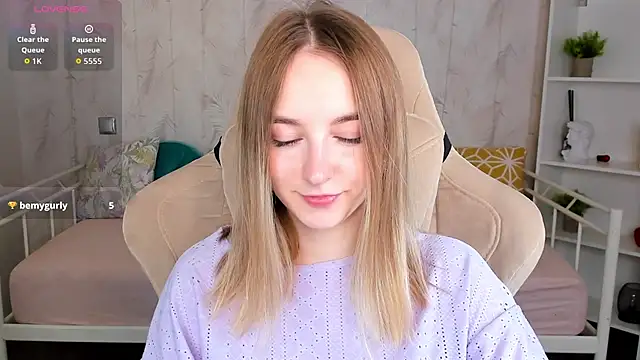 Shy Polly online show from 5, 3, 2026