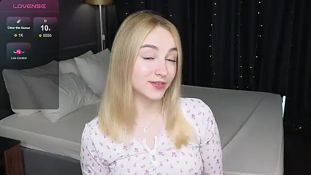 Snapshot of Shy_Polly chatting on 2, 6, 2026 Shy Polly online show from 2, 6, 2026