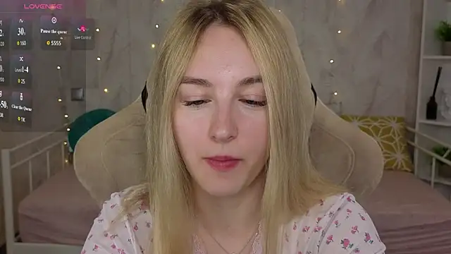 Shy Polly online show from 27, 7, 2026