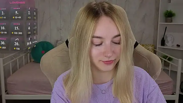 Shy Polly online show from 29, 7, 2026