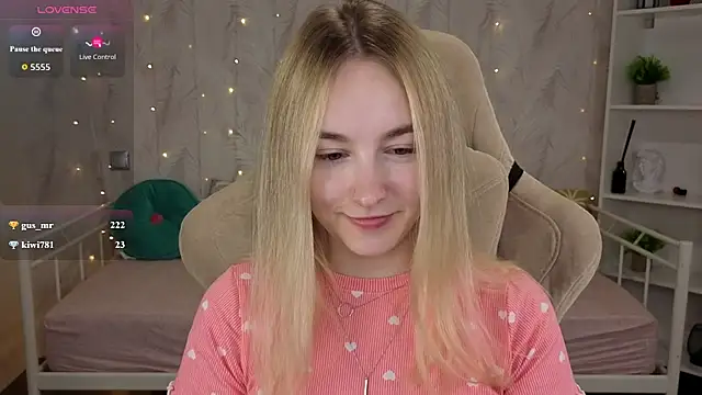 Shy Polly online show from 4, 8, 2026