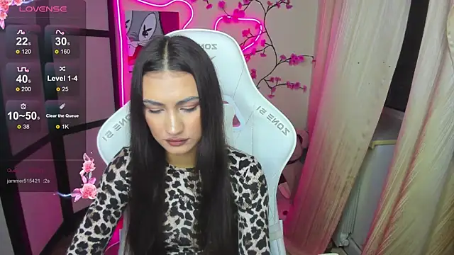 AdeleLuu online show from 24, 11, 2025