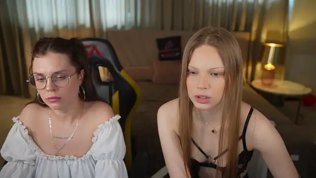 Charlotte Dreams online show from 30, 4, 2026