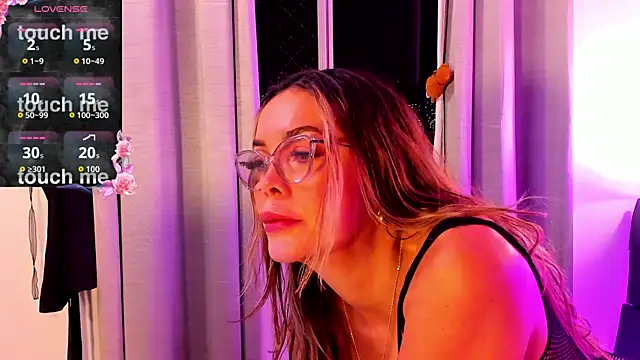 Snapshot of venus_desired260669 chatting on 27, 11, 2025 venus desired260669 online show from 27, 11, 2025