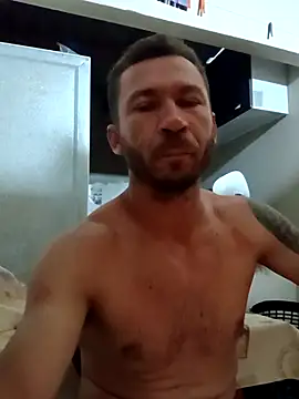 RobertoLuiz84 online show from 4, 3, 2026