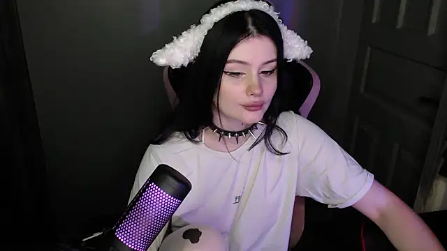 Moon raven online show from 11, 2, 2026